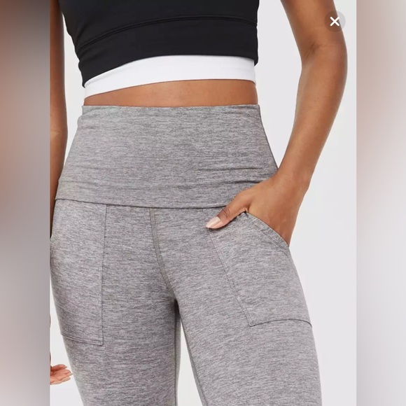 Offline By Aerie The Hugger High Waisted Foldover Flare Leggings Size L short. - Picture 8 of 9